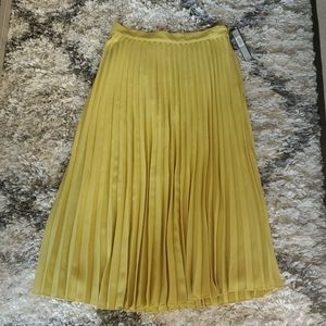 NWT Tahari ASL Pleated Midi Skirt